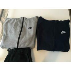 Nike tech vesten Grijs en zwart vesten en broek *OPRUIMING*