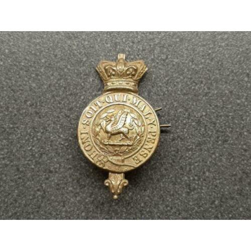 Cap Badge / Honi . Soit . Qui . Mal . Y . Pense 77 x 42 m