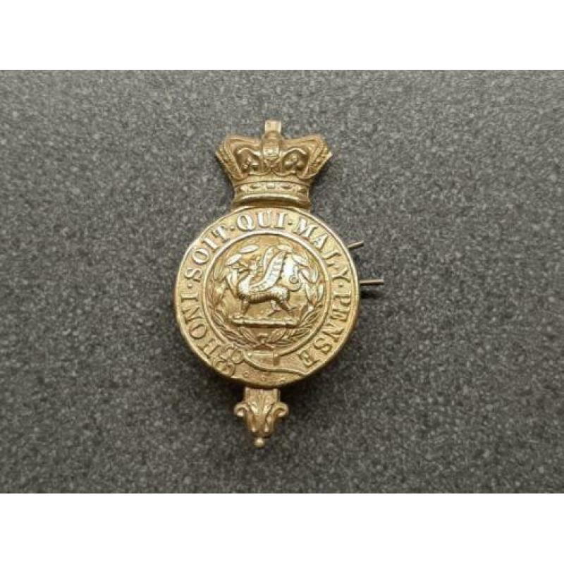 Cap Badge / Honi . Soit . Qui . Mal . Y . Pense 77 x 42 m