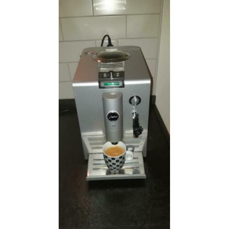 Jura Ena 7 met cappuccinatore