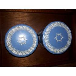 2× Wedgwood Jasperware vintage blik/trommel Dansende vrouwen