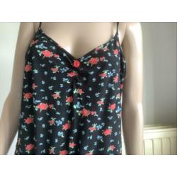King Louie korte jumpsuit met roosjes,als nieuw maat L-40
