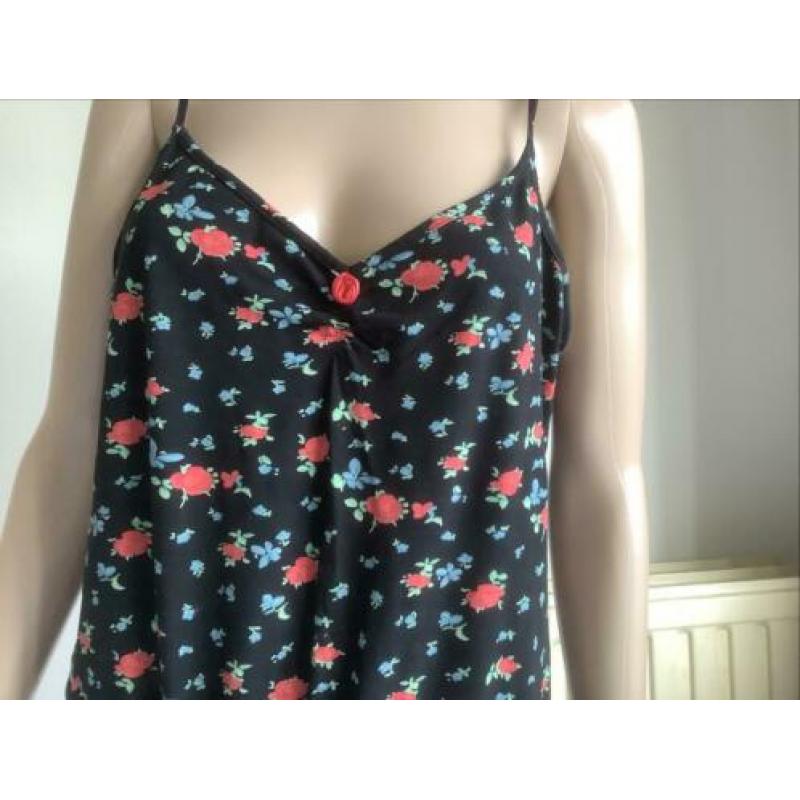 King Louie korte jumpsuit met roosjes,als nieuw maat L-40