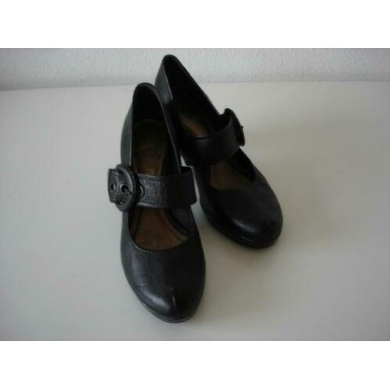 * CLARKS zwarte pumps maat 40 = 6.5 bijna nieuw supermooi !