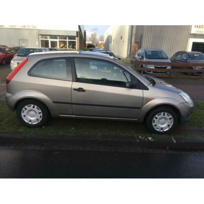 Ford Fiesta 1.4-16V Trend Automaat BJ 2004 !!!!