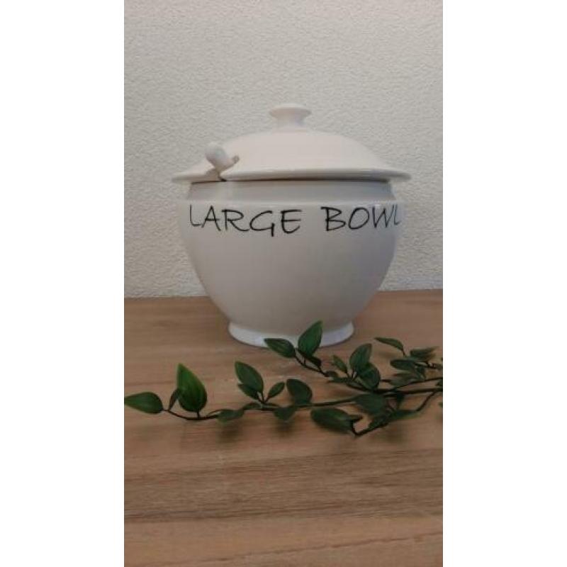 Large bowl for soup van Riviera Maison met lepel