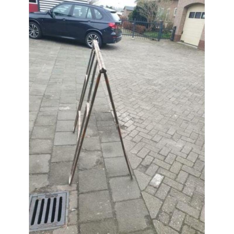 metalen schragen matador hoog circa 122cm, breed circa 114cm
