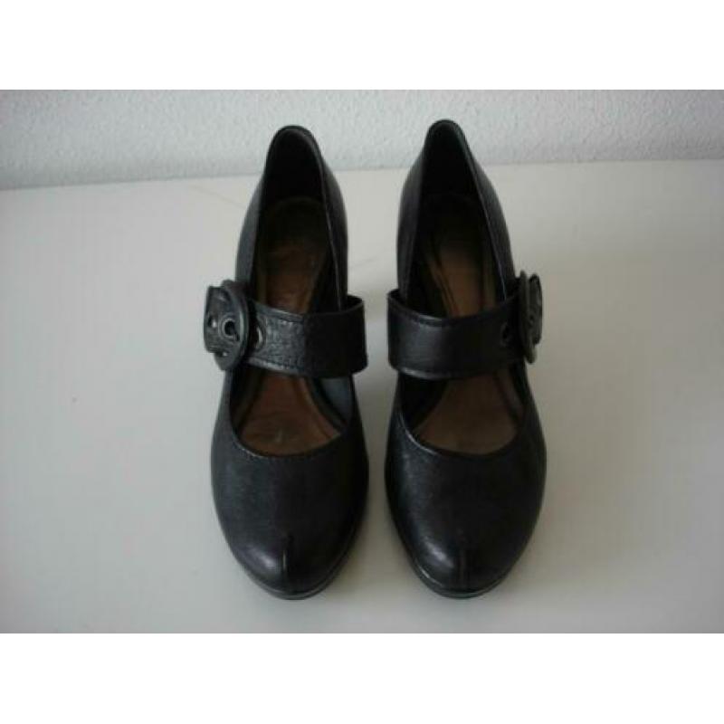 * CLARKS zwarte pumps maat 40 = 6.5 bijna nieuw supermooi !
