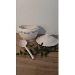 Large bowl for soup van Riviera Maison met lepel