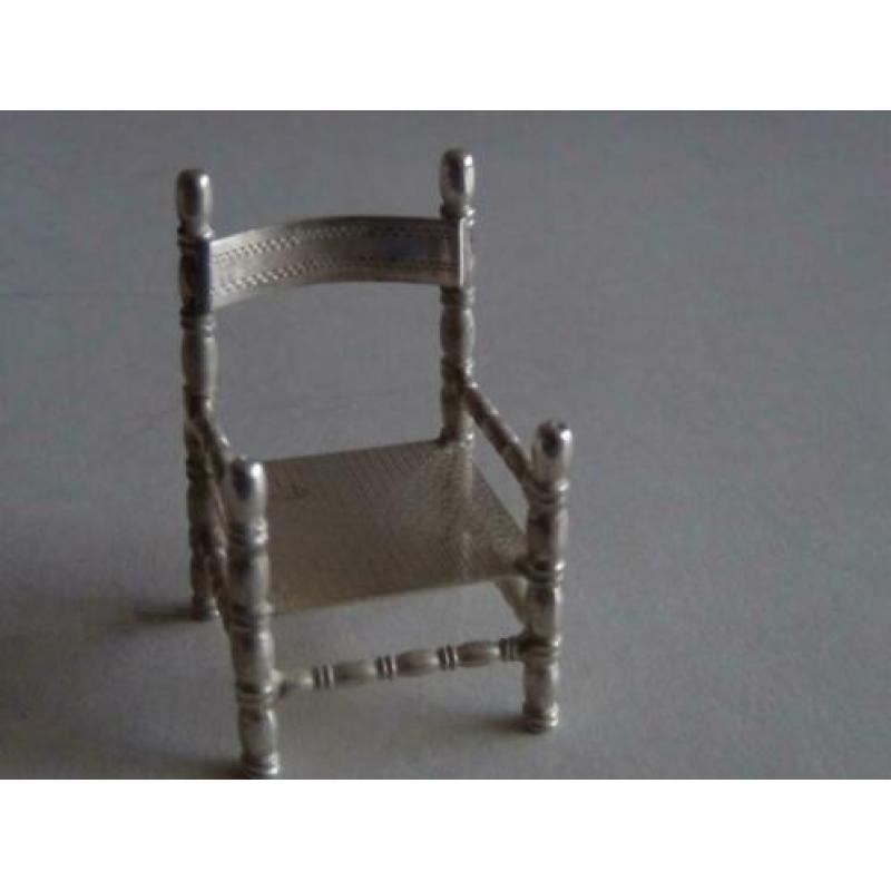 Miniatuur zilver CQ15 stoel + leuning zilveren miniaturen