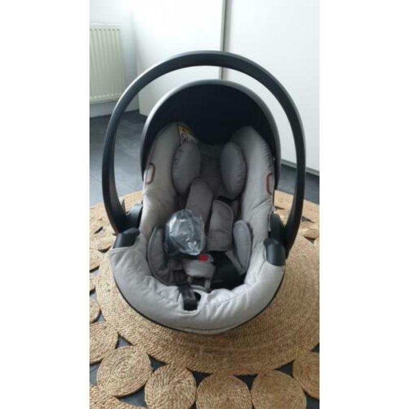 ? Stokke® iZi Go Modular™ by BeSafe® Kleur: Grey Melange
