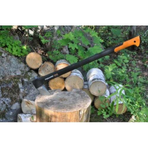 Fiskars x27 kloofbijl, haardhout, kettingzaag €61.95