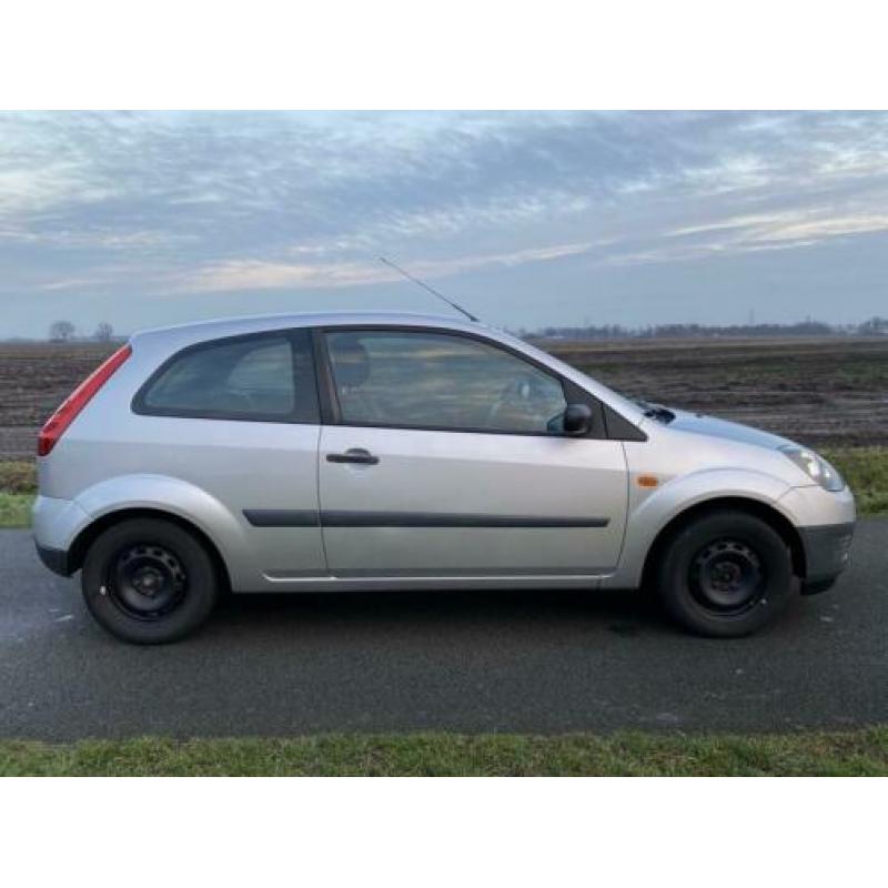 Ford Fiesta 1.4-16V Ambiente 107.000km! / AUTOMAAT