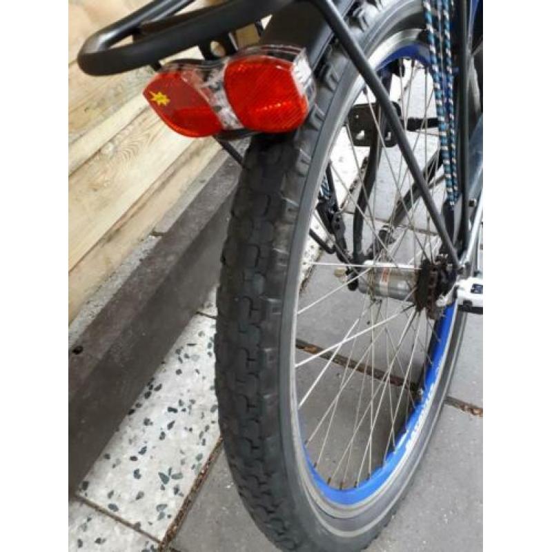 Batavus snake 26 inch. 43 cm.
