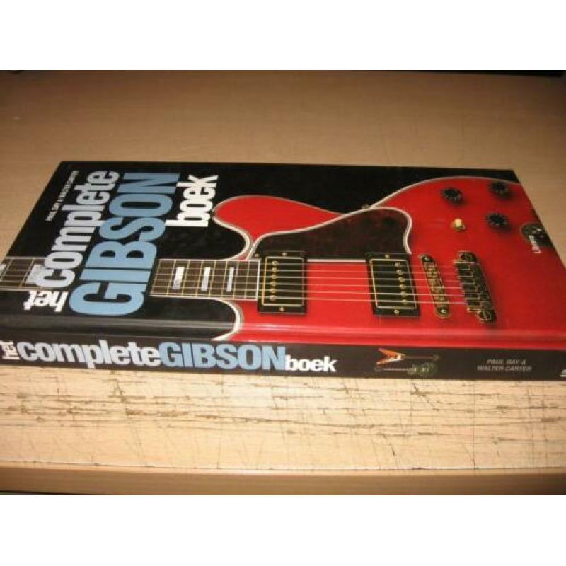 Paul day en Walter Carter Het complete Gibson boek