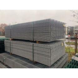 60m Gegalvaniseerd Hekwerk 123cm hoog - 2e keus palen