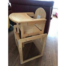 Houten kinderstoel