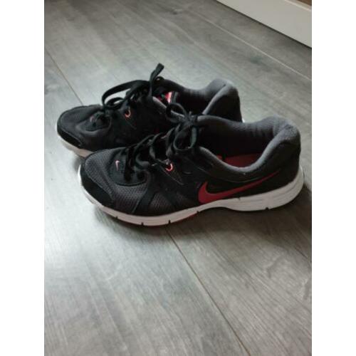 Nike gynpen zgan maat 39