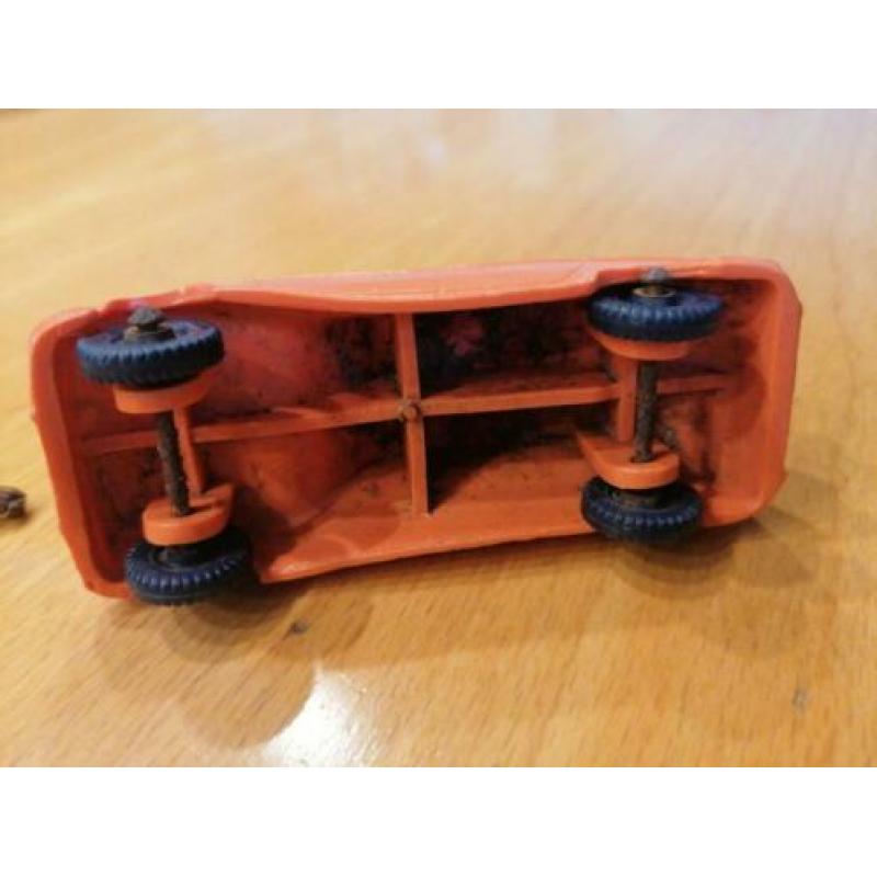Renault 16 1:43 oranje. PLASTIC.