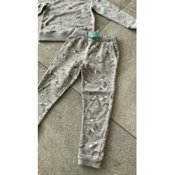 Leuk joggingpak Unicorn maat 110-116 grijs te koop