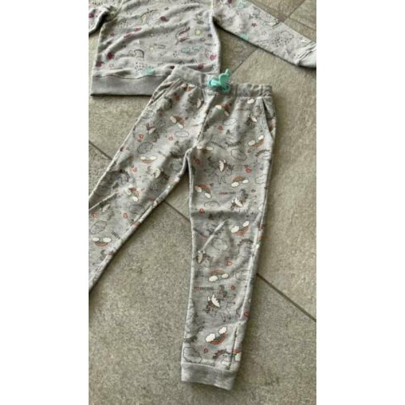 Leuk joggingpak Unicorn maat 110-116 grijs te koop