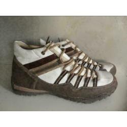 Triple XXX schoenen gympen maat 44
