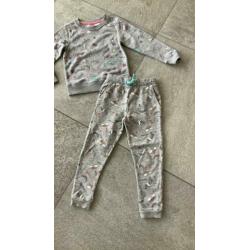 Leuk joggingpak Unicorn maat 110-116 grijs te koop