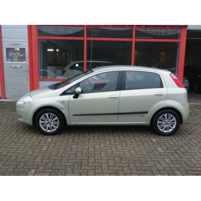 Fiat Grande Punto 1.4-16V Emotion leder