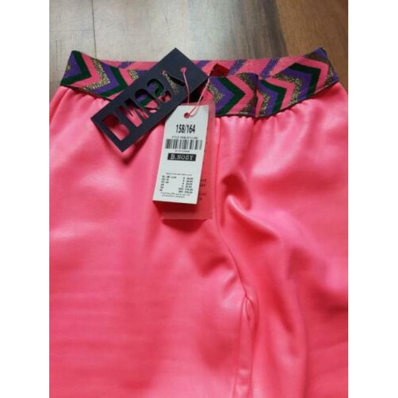 B nosy legging nieuw met kaartjes shocking pink neon 158/164