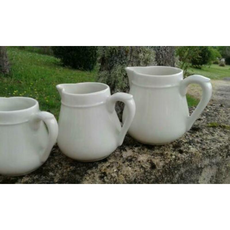 3 oude witte Franse kannetjes (brocante landelijk aardewerk)