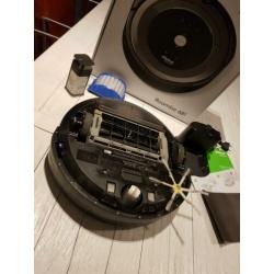 Roomba Irobot 681 robot stofzuiger wegens overdadig