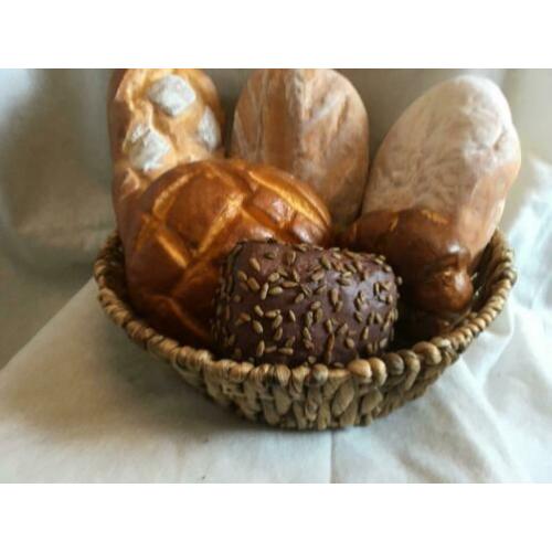 Rieten Mand met Decoratief Brood (95)