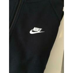 Nike tech vesten Grijs en zwart vesten en broek *OPRUIMING*