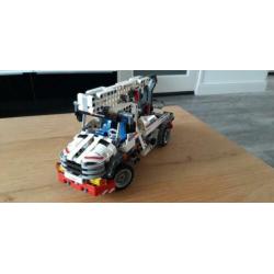 Lego Technic 2 in 1 hoogwerker 8071(compleet).