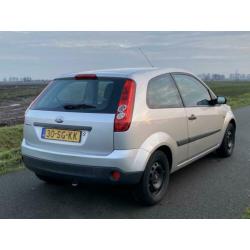 Ford Fiesta 1.4-16V Ambiente 107.000km! / AUTOMAAT
