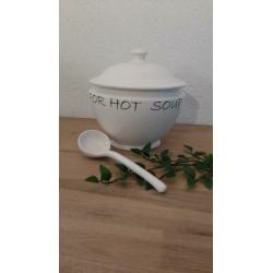 Large bowl for soup van Riviera Maison met lepel