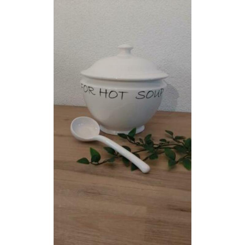 Large bowl for soup van Riviera Maison met lepel