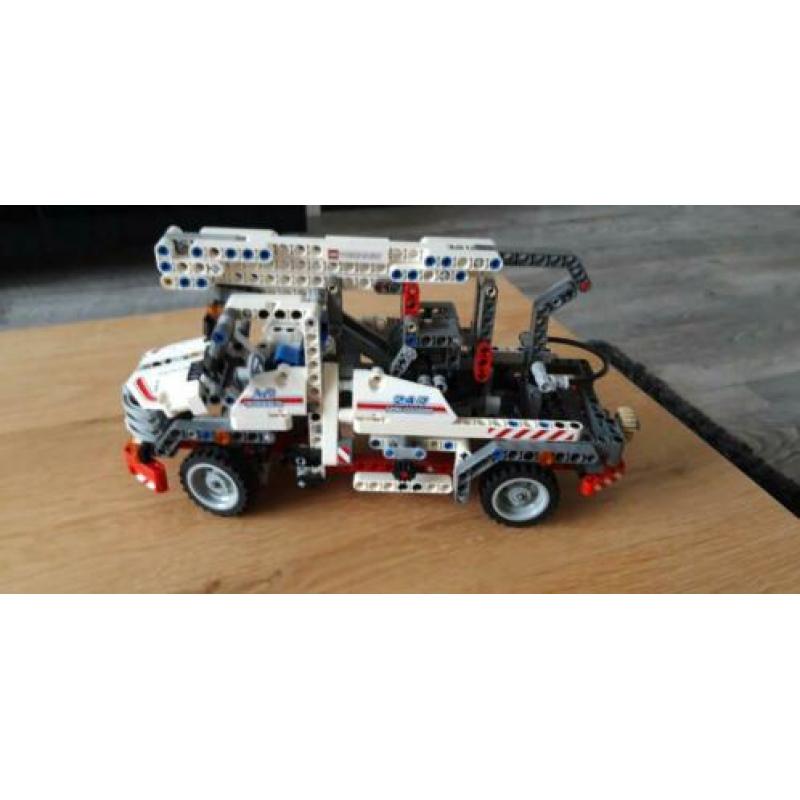 Lego Technic 2 in 1 hoogwerker 8071(compleet).