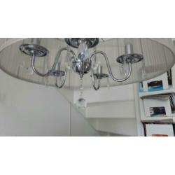 2x kroonluchters met witte kap