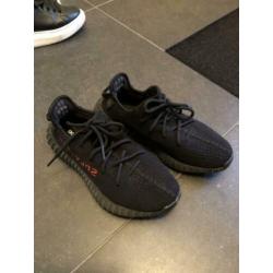 Yeezy boost 350-V2 maat 39 black/red ZGAN
