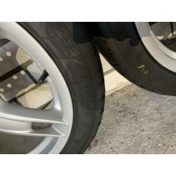 Porsche 18 inch velgen met winterbanden
