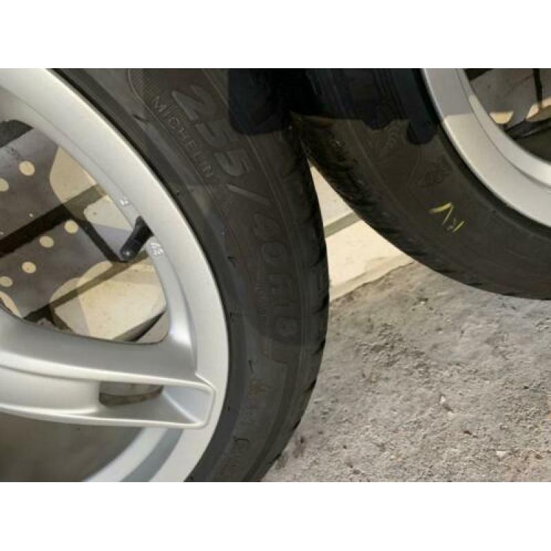 Porsche 18 inch velgen met winterbanden