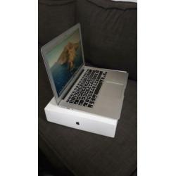 MACBOOK AIR MET OFF 2016 NIEUWSTAAT EN COMPLEET. uit 2015
