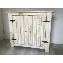 Zeer mooie commode van Amigo's Amiga's Furniture.