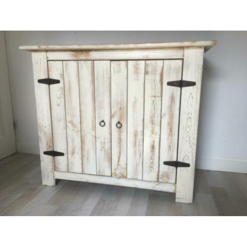 Zeer mooie commode van Amigo's Amiga's Furniture.