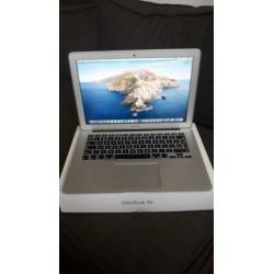 MACBOOK AIR MET OFF 2016 NIEUWSTAAT EN COMPLEET. uit 2015