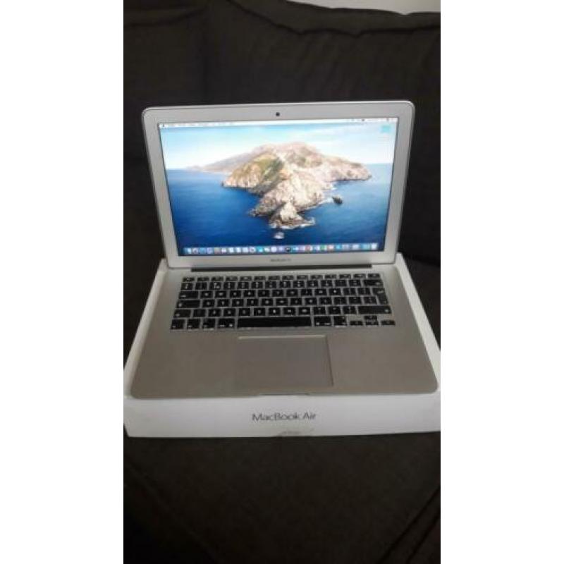 MACBOOK AIR MET OFF 2016 NIEUWSTAAT EN COMPLEET. uit 2015
