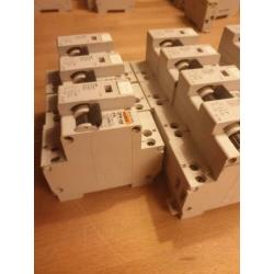 Merlin Gerin Aardlekautomaat B16 Vigi, Multi9, 10st beschikb