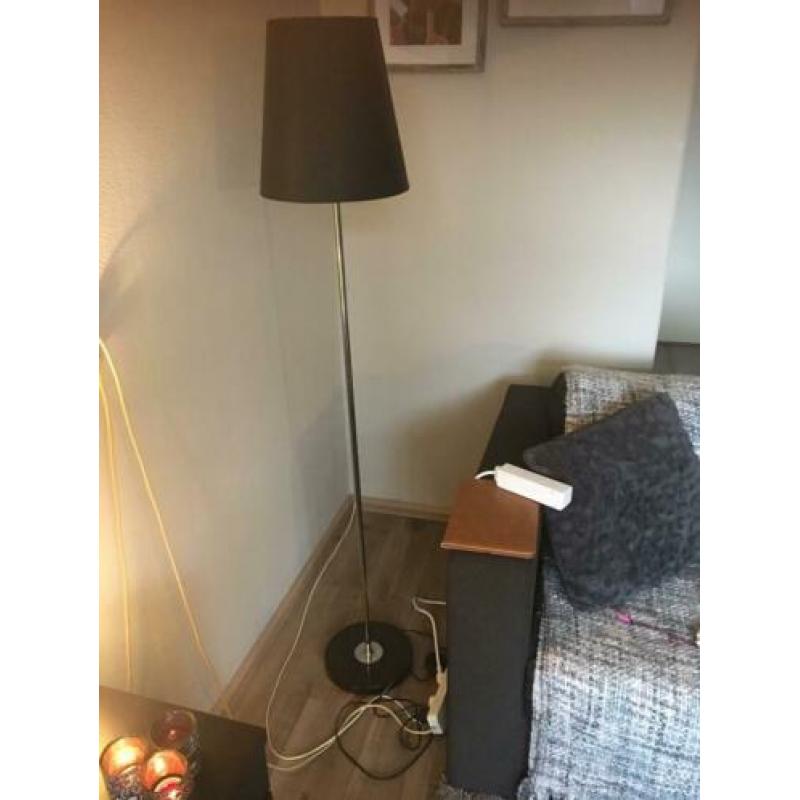 Diverse lampen en woondecoratie