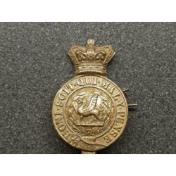 Cap Badge / Honi . Soit . Qui . Mal . Y . Pense 77 x 42 m